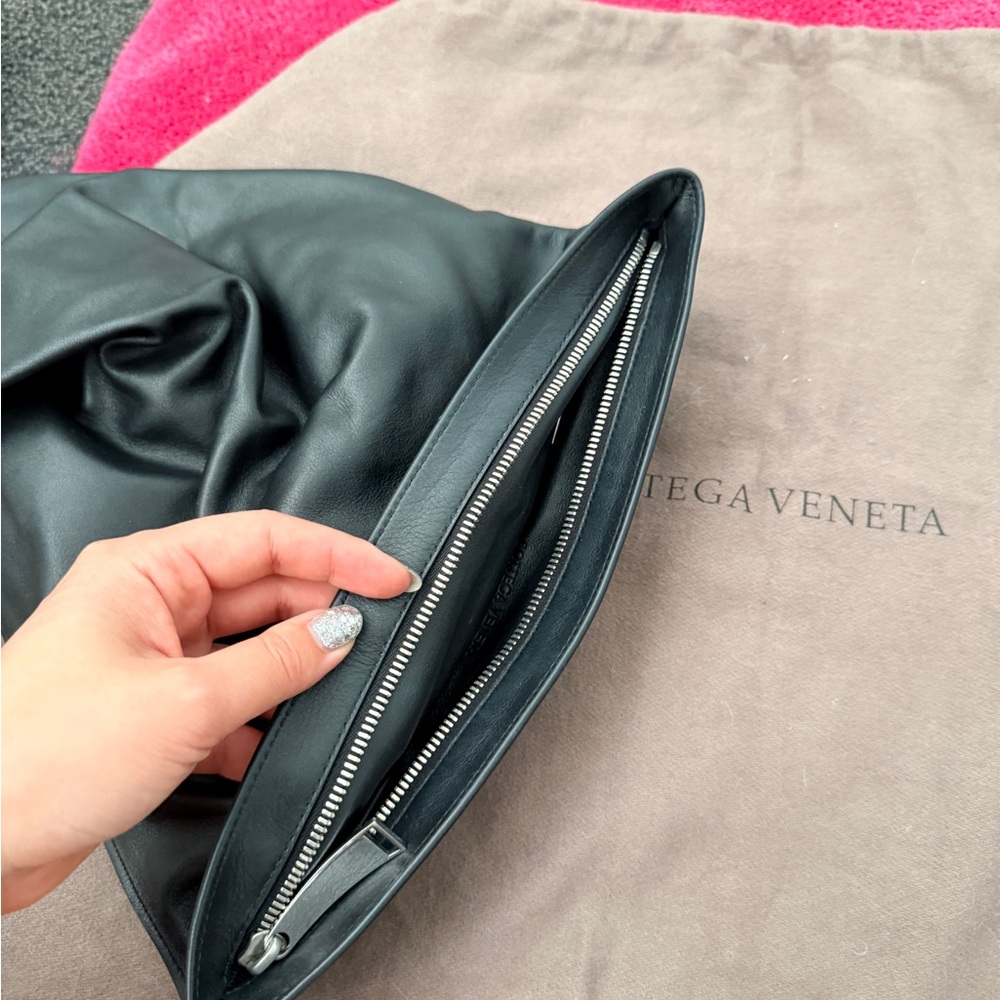 Bottega Veneta Black Leather Twist Bag - Picture 9 of 10